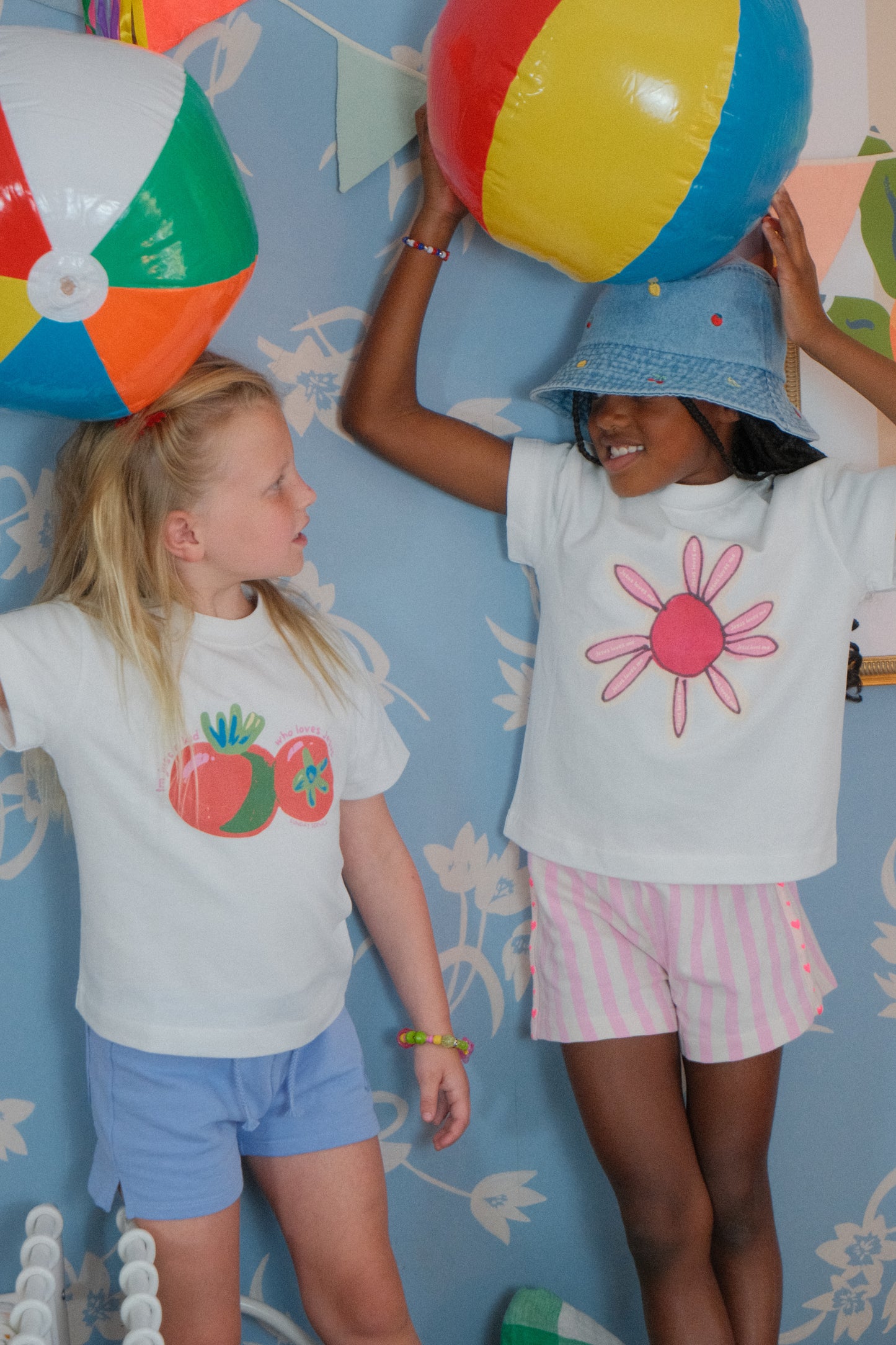 "Jesus loves you" kids tee